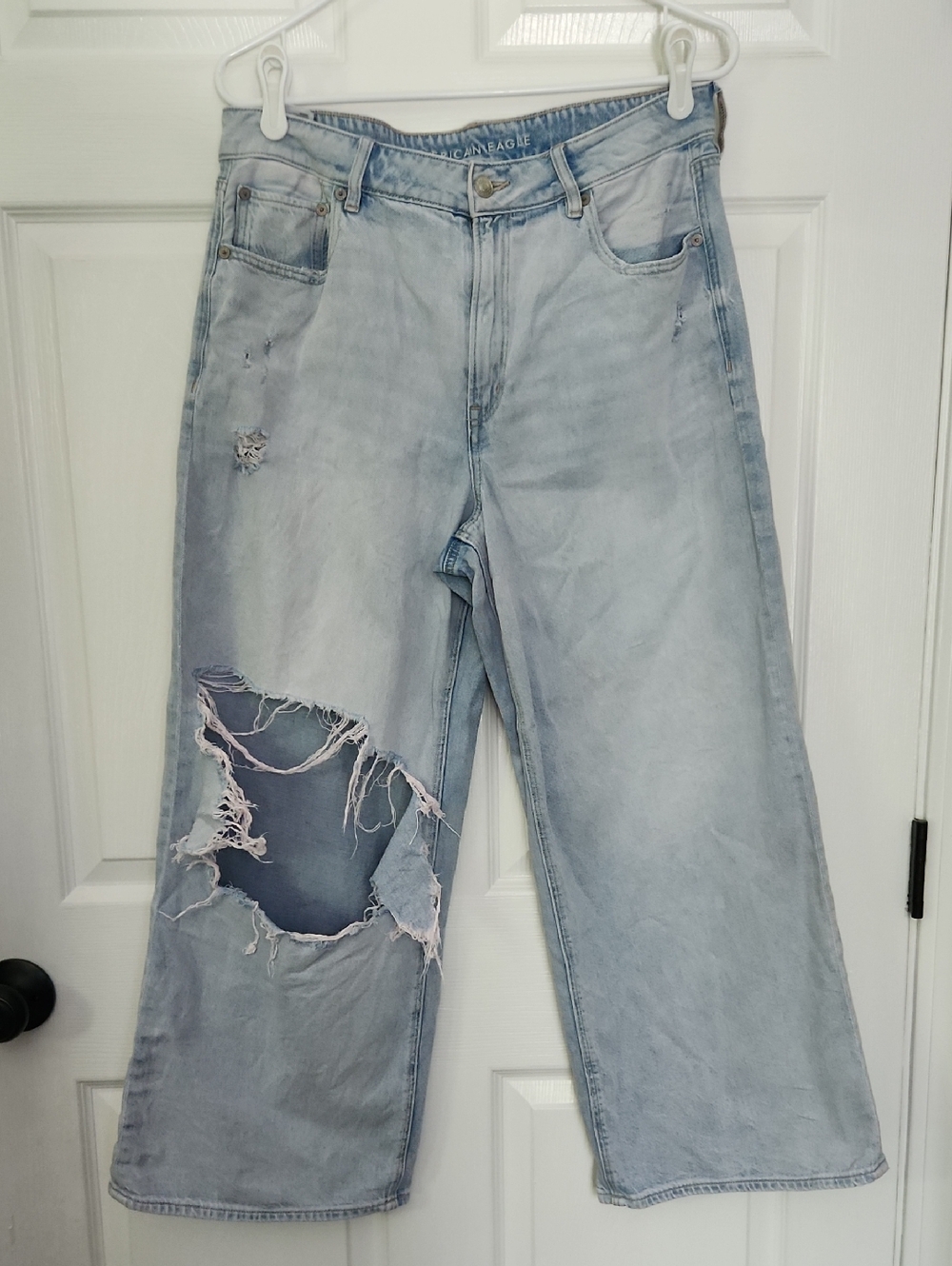 American Eagle Light Blue Distressed Super High Rise, Baggy, Wide Leg Jeans